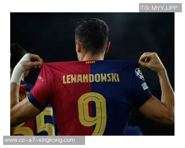 莱万在欧冠历史上为两队打入20球以上成为第四人彰显伟大成就